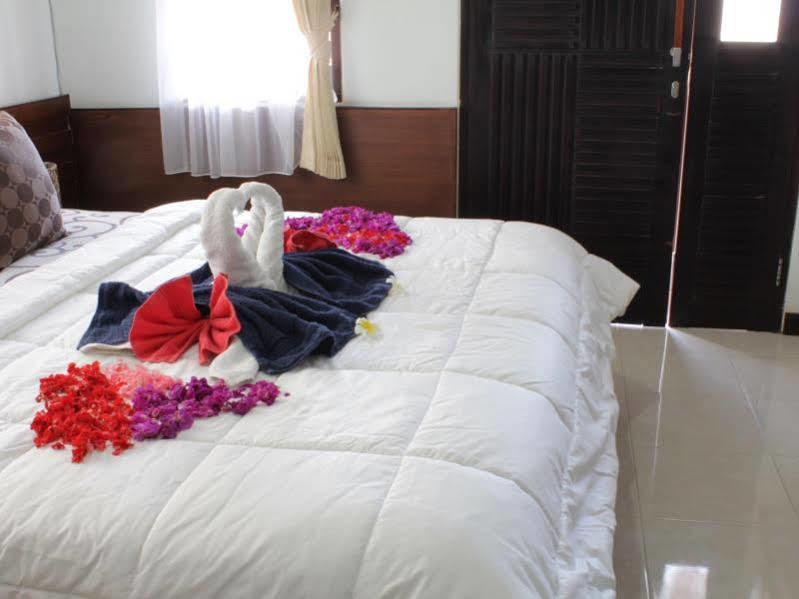 Dedy Beach Inn Kuta Lombok Kültér fotó