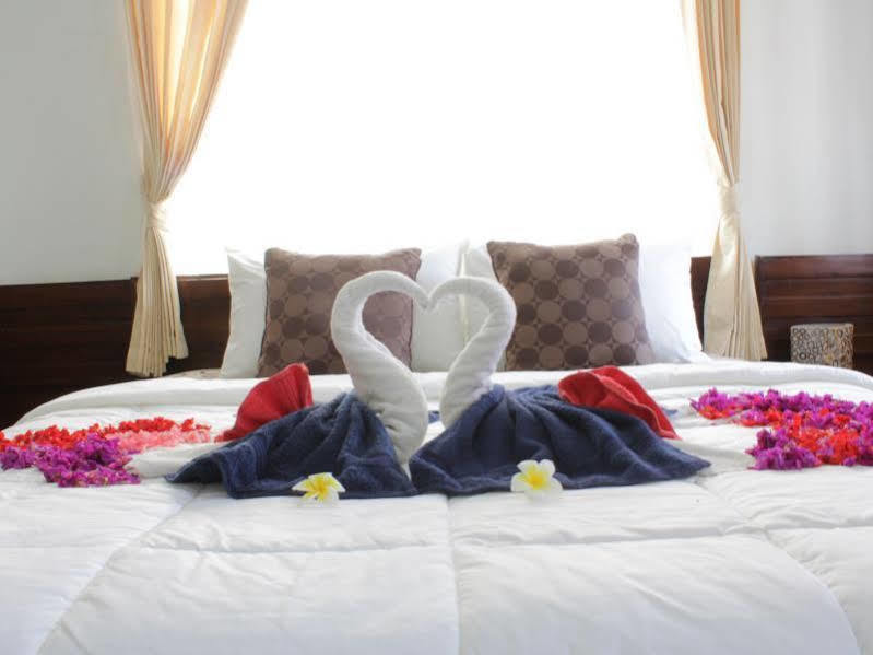 Dedy Beach Inn Kuta Lombok Kültér fotó
